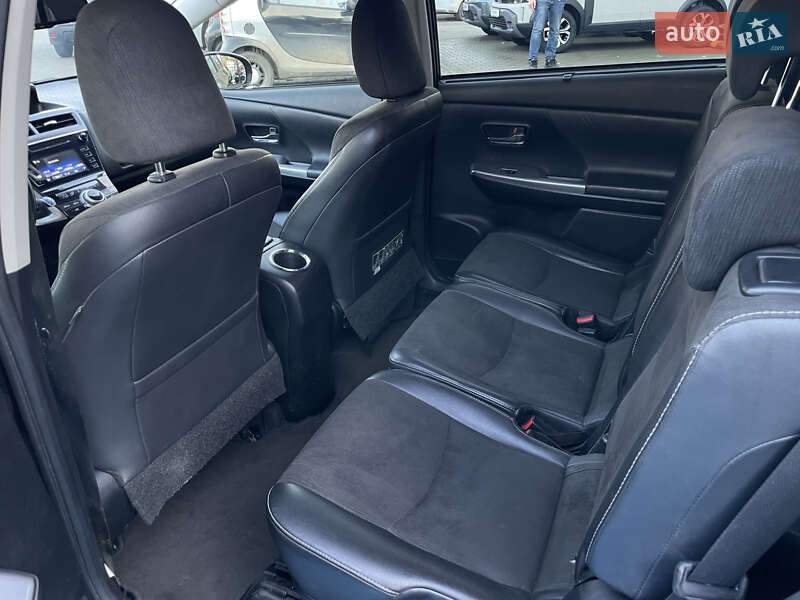 Хэтчбек Toyota Prius 2015 в Одессе