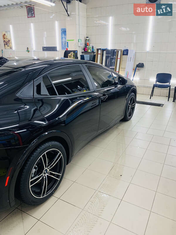 Хетчбек Toyota Prius 2024 в Одесі