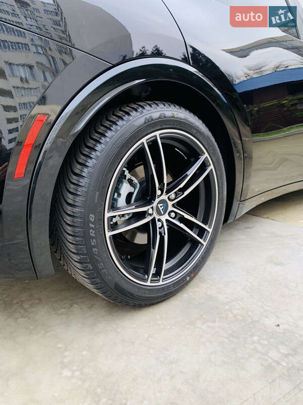 Хетчбек Toyota Prius 2024 в Одесі