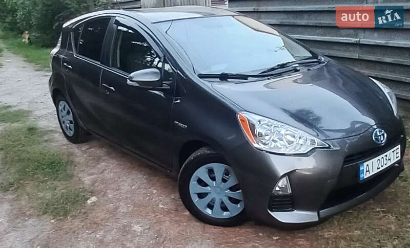 Хетчбек Toyota Prius 2012 в Києві фото 2 Хетчбек Toyota Prius 2012 в Києві
