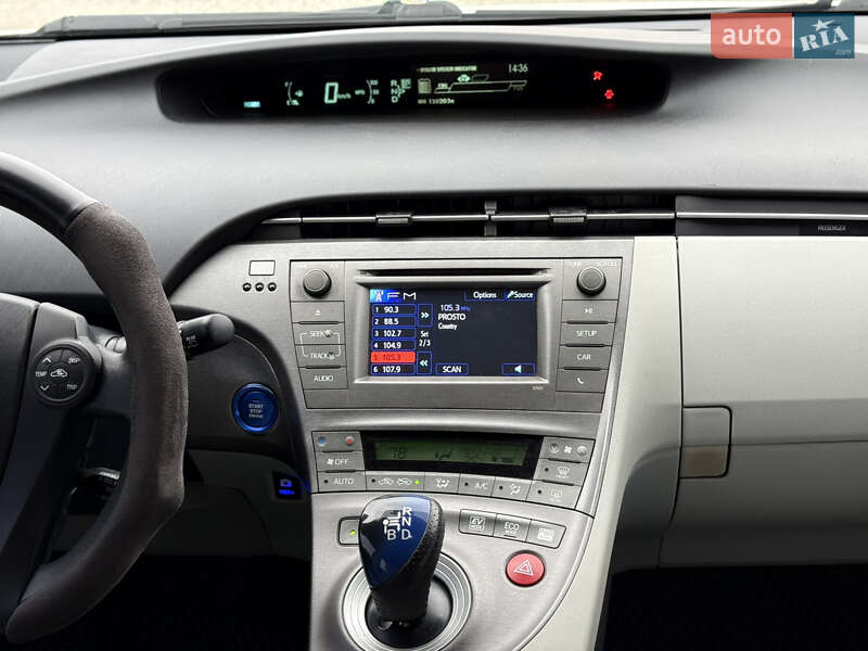 Хэтчбек Toyota Prius 2012 в Одессе