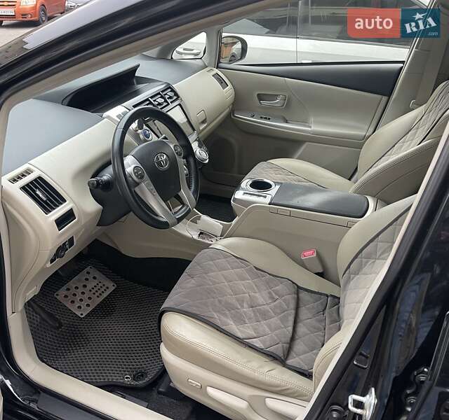 Хэтчбек Toyota Prius 2013 в Киеве