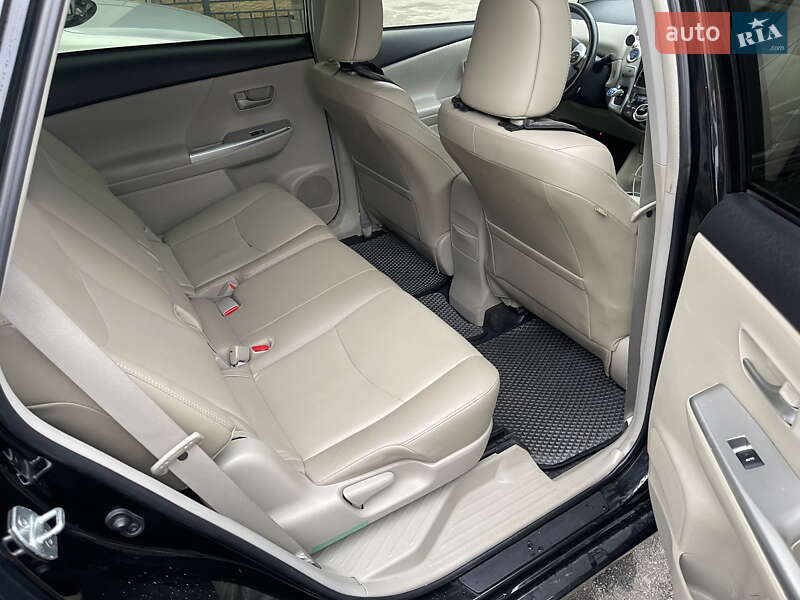 Хэтчбек Toyota Prius 2013 в Киеве