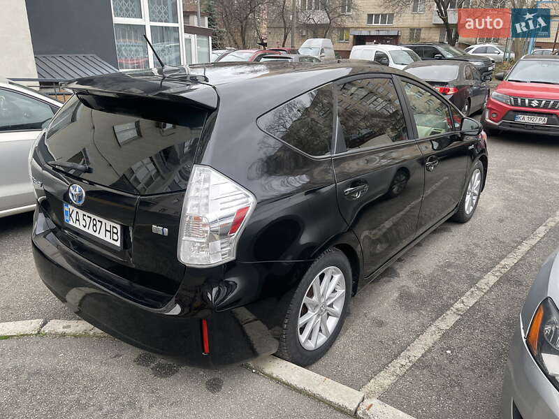 Хэтчбек Toyota Prius 2013 в Киеве