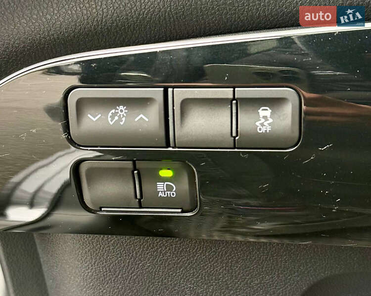 Хэтчбек Toyota Prius 2022 в Киеве