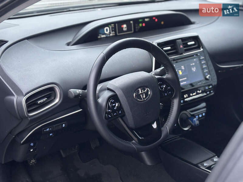 Хэтчбек Toyota Prius 2021 в Киеве