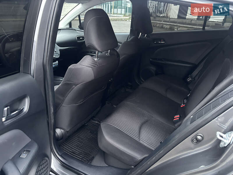 Хэтчбек Toyota Prius 2021 в Киеве