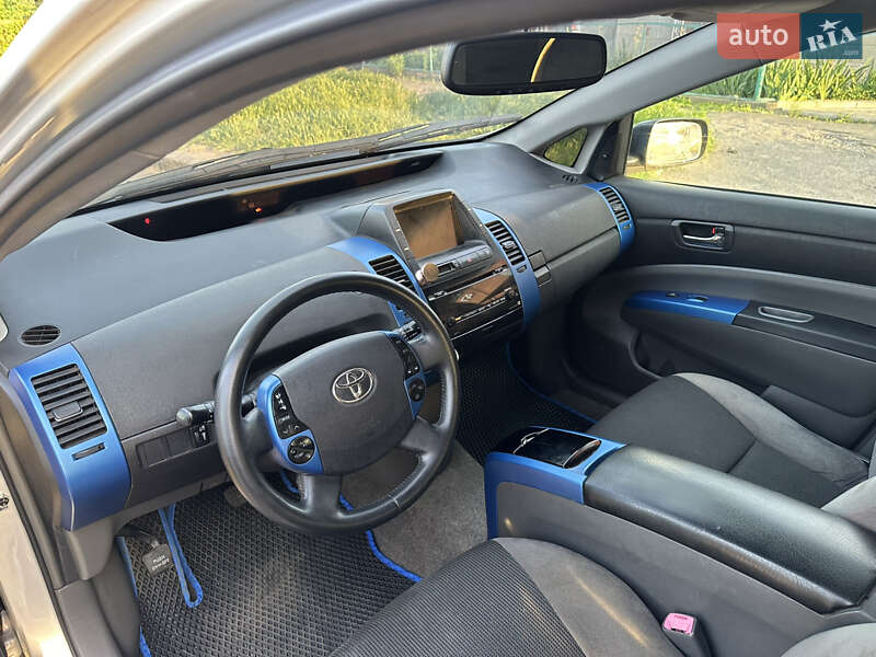 Хэтчбек Toyota Prius 2006 в Николаеве