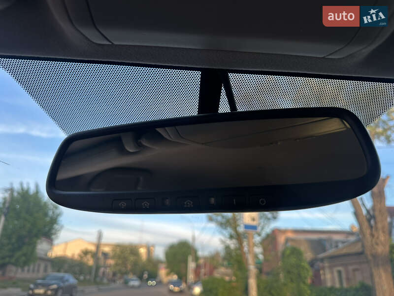 Хэтчбек Toyota Prius 2006 в Николаеве