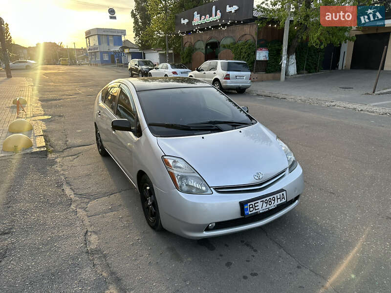 Хэтчбек Toyota Prius 2006 в Николаеве