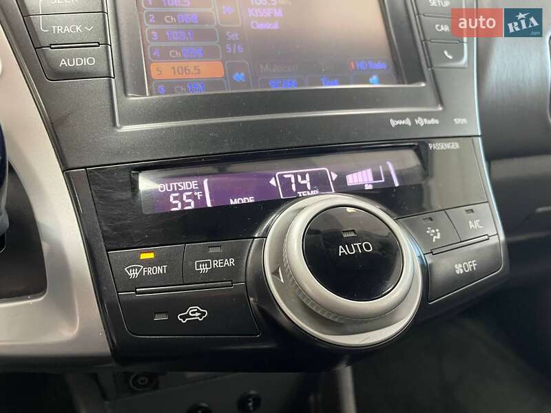 Хэтчбек Toyota Prius 2012 в Киеве