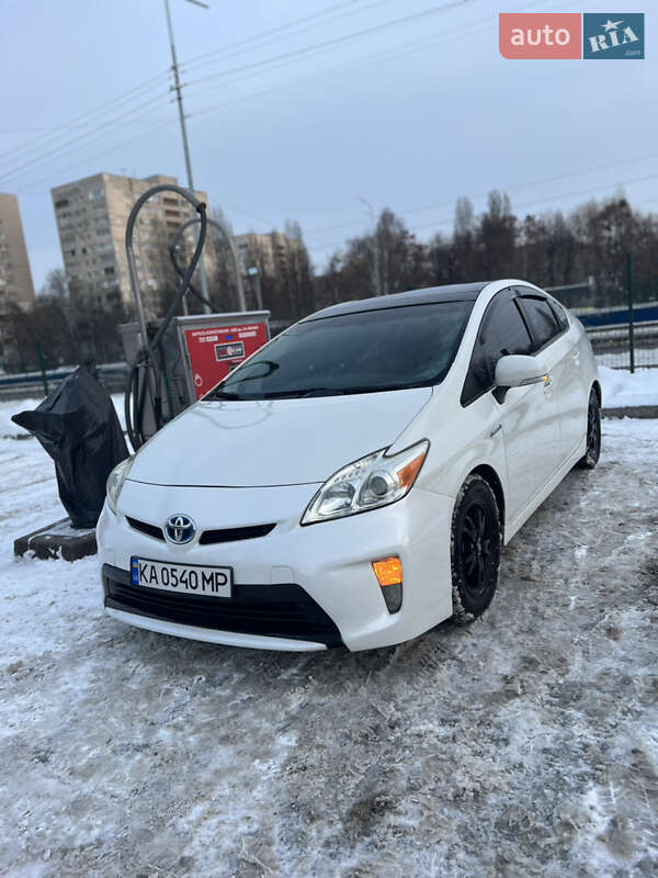 Хэтчбек Toyota Prius 2014 в Киеве
