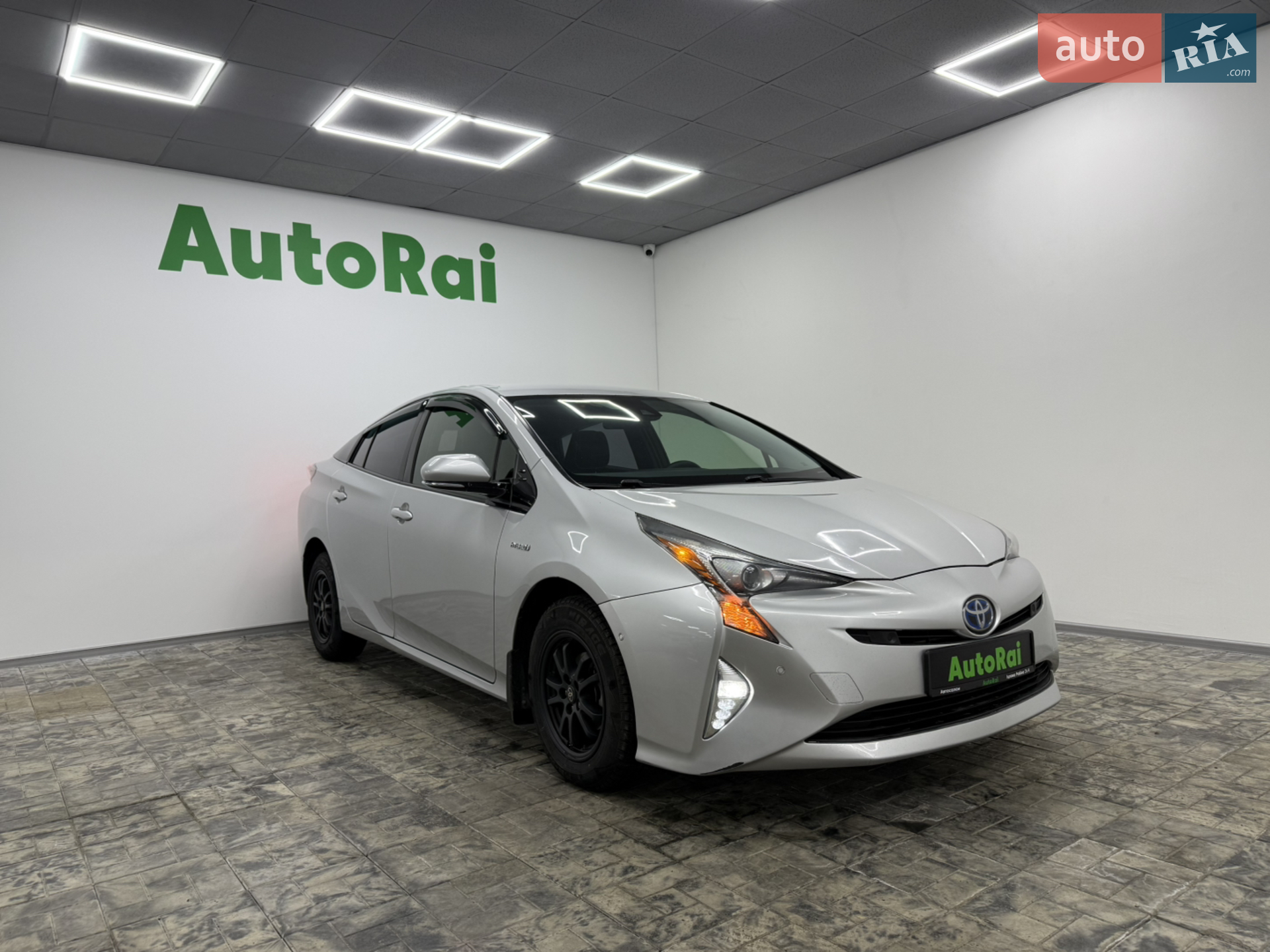 2017 Toyota Prius - фото 1