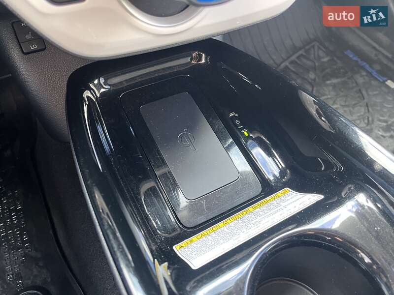 Хэтчбек Toyota Prius 2017 в Киеве фото 12 Хэтчбек Toyota Prius 2017 в Киеве