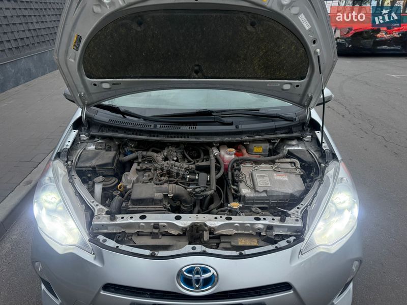 Хэтчбек Toyota Prius 2013 в Днепре фото 4 Хэтчбек Toyota Prius 2013 в Днепре
