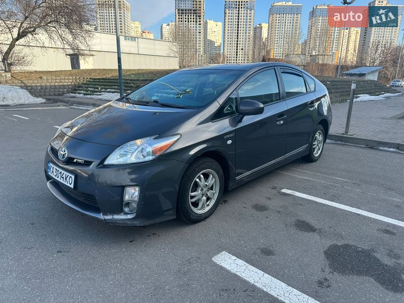 Хэтчбек Toyota Prius 2011 в Киеве