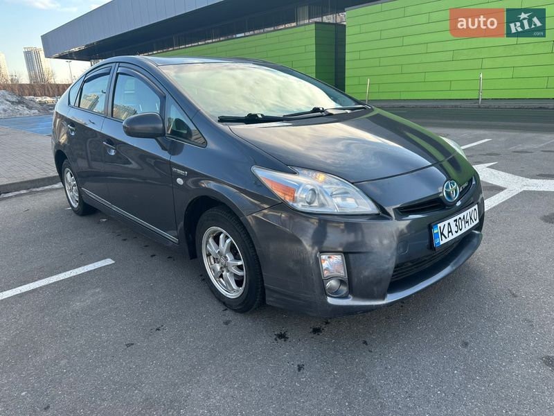 Хэтчбек Toyota Prius 2011 в Киеве