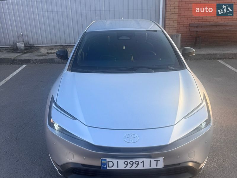 Хетчбек Toyota Prius 2023 в Кривому Розі