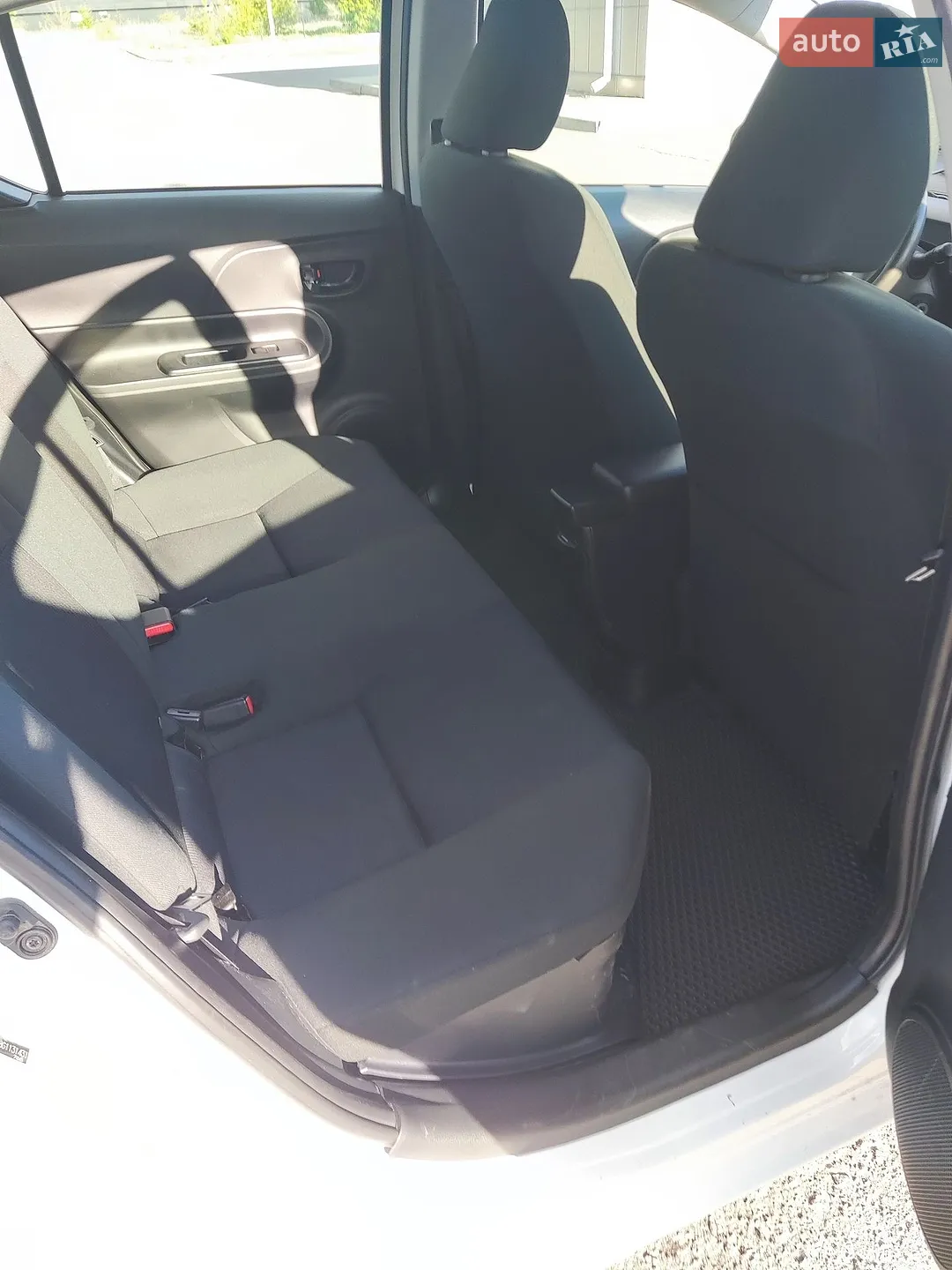 2016 Toyota Prius c - мініатюра 6