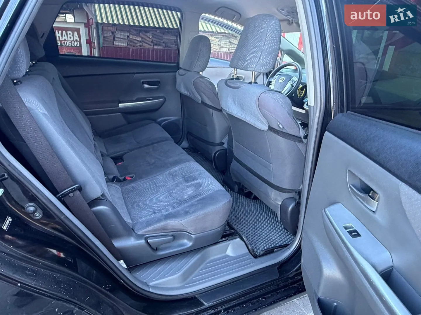 2012 Toyota Prius v (+) - мініатюра 3
