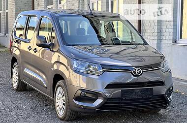 Минивэн Toyota Proace City Verso 2021 в 