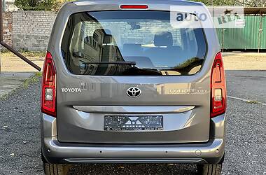 Минивэн Toyota Proace City Verso 2021 в 