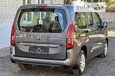 Минивэн Toyota Proace City Verso 2021 в 