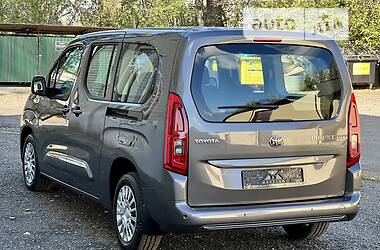 Минивэн Toyota Proace City Verso 2021 в 