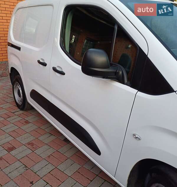 Вантажний фургон Toyota Proace City 2022 в Житомирі