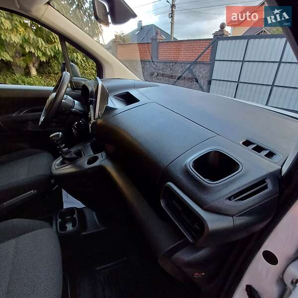 Вантажний фургон Toyota Proace City 2022 в Житомирі