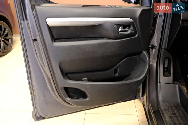 Мінівен Toyota Proace Verso 2022 в Одесі