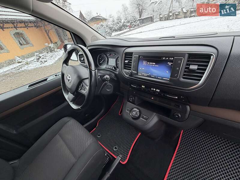 Минивэн Toyota Proace Verso 2022 в Калуше