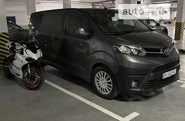 Вантажний фургон Toyota Proace 2020 в 