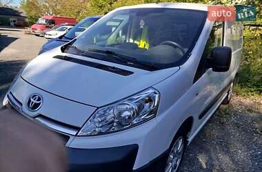 Вантажний фургон Toyota Proace 2015 в Харкові