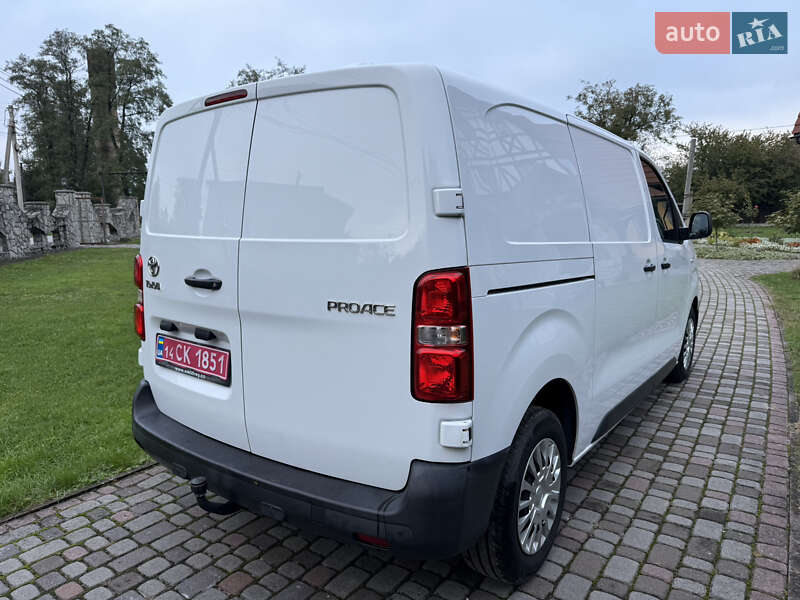 Грузовой фургон Toyota Proace 2023 в Калуше