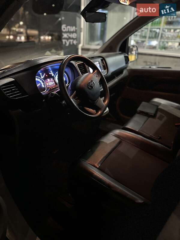 Вантажний фургон Toyota Proace 2020 в Рівному