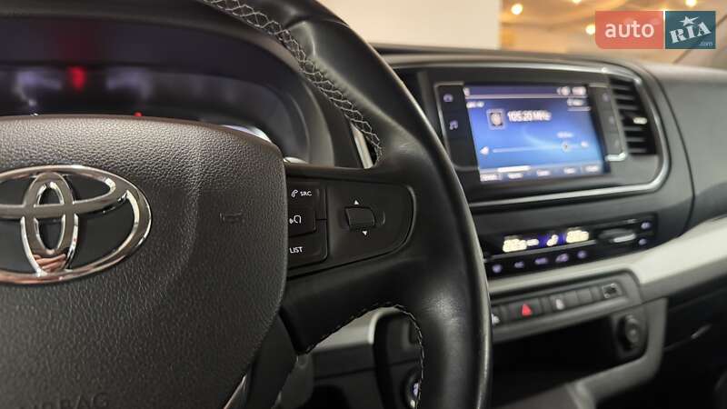 Мінівен Toyota Proace 2021 в Ужгороді