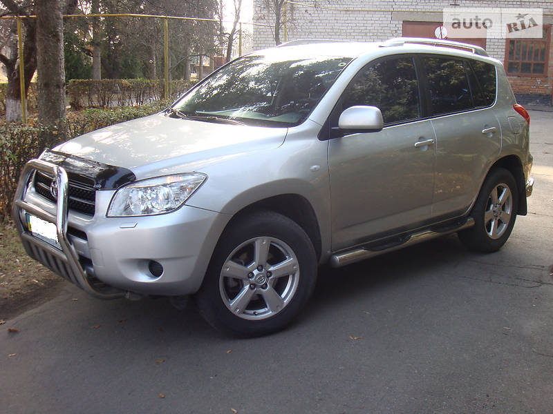 Toyota RAV4 2006 року