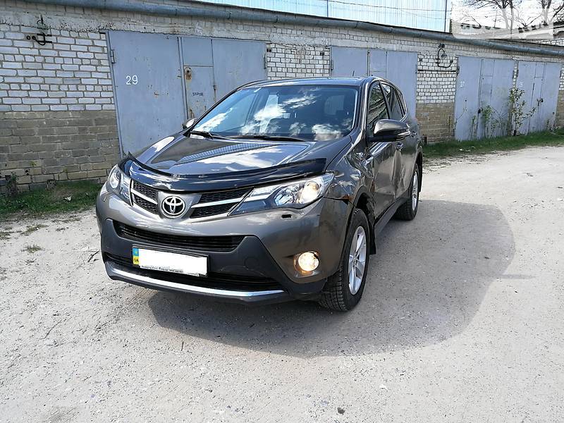 Toyota RAV4 2013 года