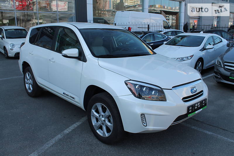 Позашляховик / Кросовер Toyota RAV4 EV 2013 в 