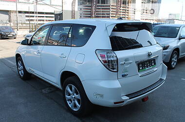 Позашляховик / Кросовер Toyota RAV4 EV 2013 в 
