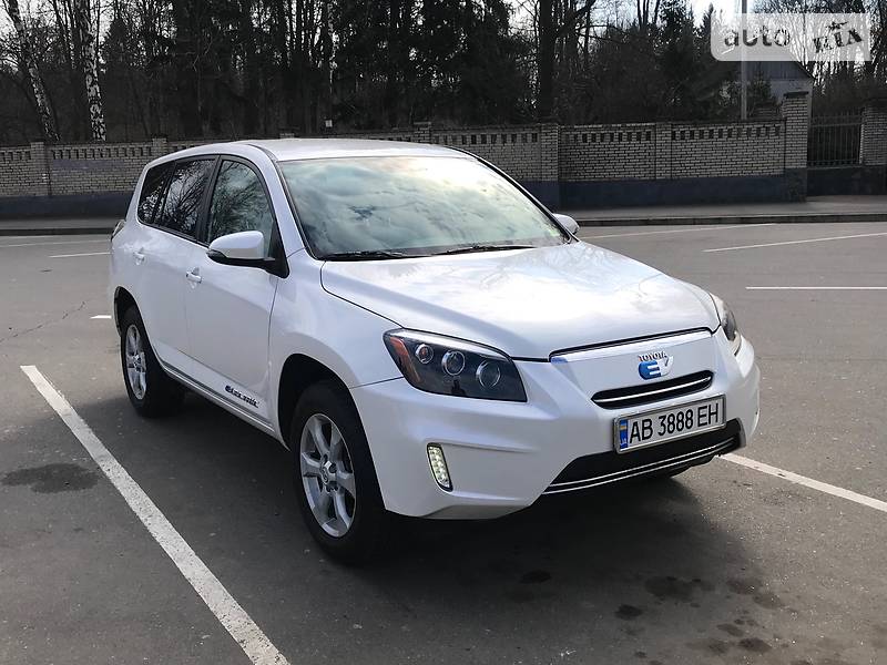 Позашляховик / Кросовер Toyota RAV4 EV 2012 в 