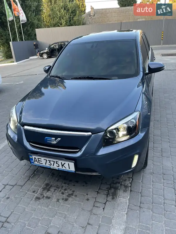 Toyota RAV4 EV 2014