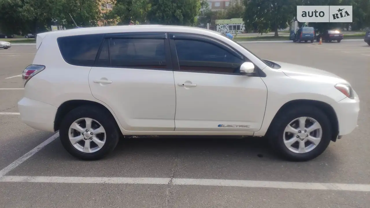 2013 Toyota RAV 4 - мініатюра 12