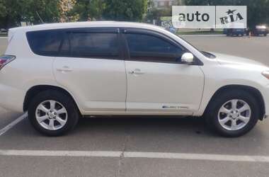 Позашляховик / Кросовер Toyota RAV4 EV 2013 в 