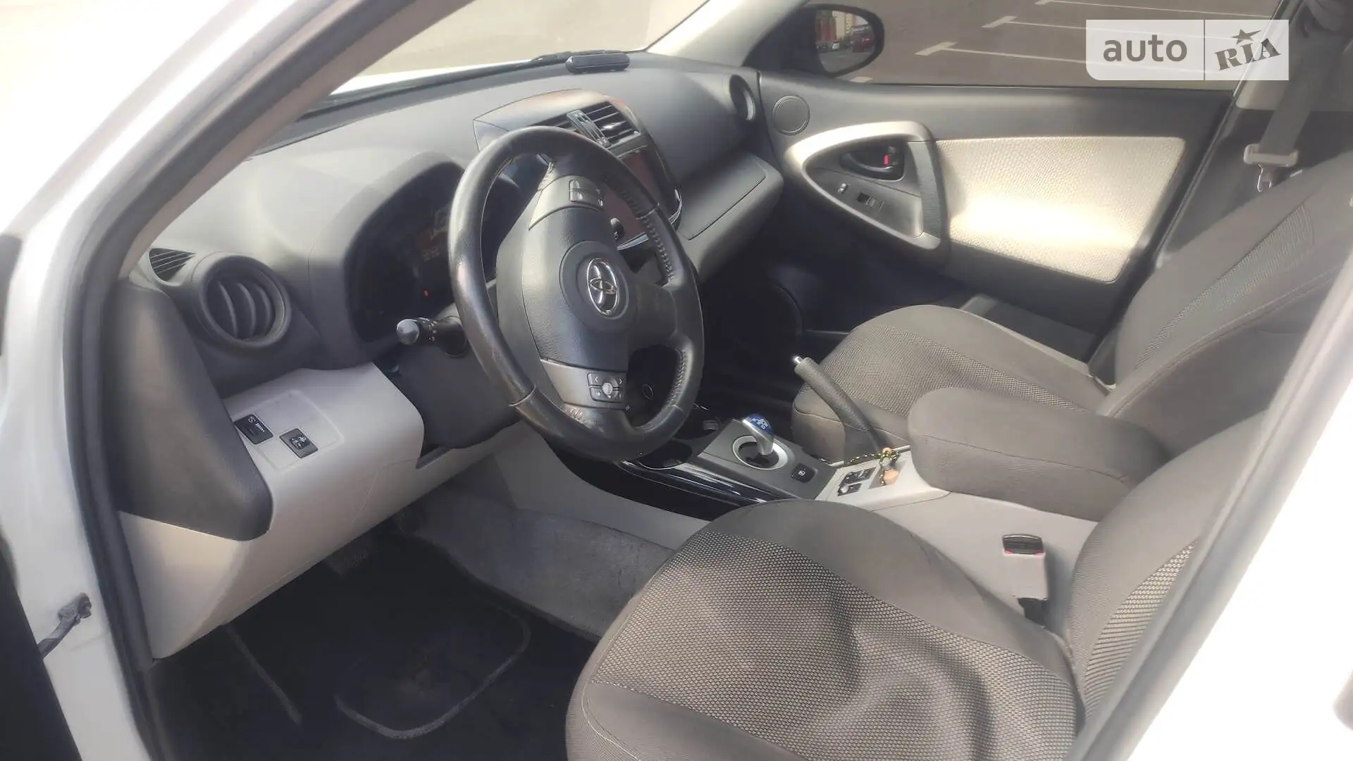 2013 Toyota RAV 4 - мініатюра 9