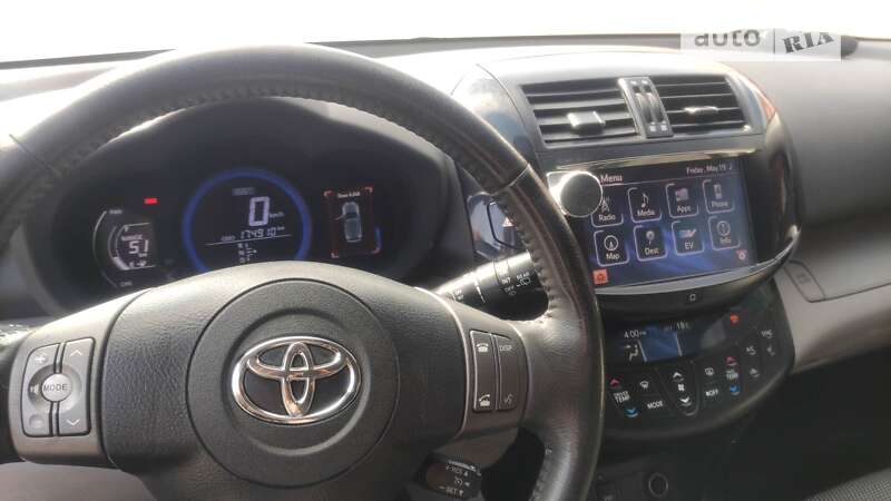 Внедорожник / Кроссовер Toyota RAV4 EV 2013 в Киеве