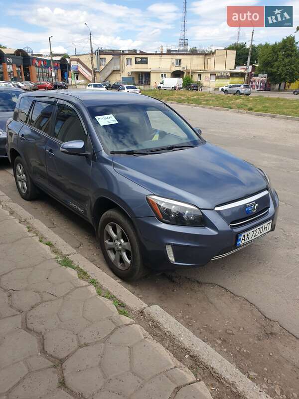 Позашляховик / Кросовер Toyota RAV4 EV 2013 в Харкові