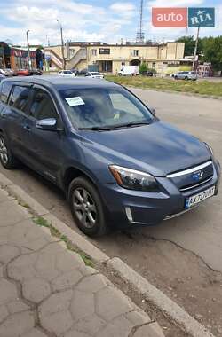Внедорожник / Кроссовер Toyota RAV4 EV 2013 в 