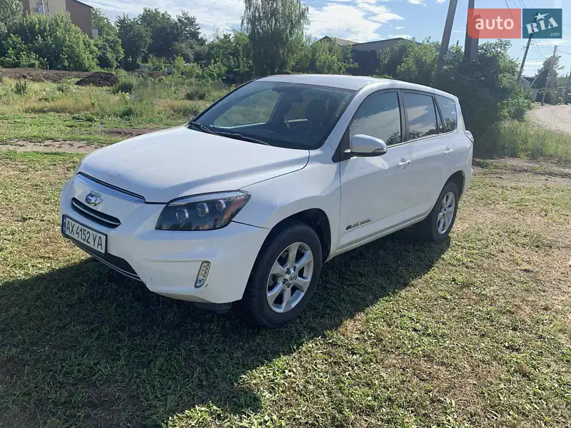 Toyota RAV4 EV 2013